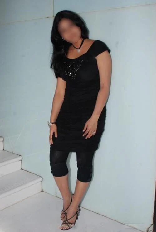 Call Girls Kesar Bagh